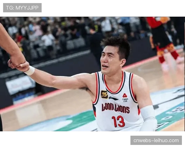 郭艾伦与徐昕连线受期待,老将传球功力助年轻内线成长 郭艾伦与徐昕连线受期待,老将传球功力助年轻内线成长